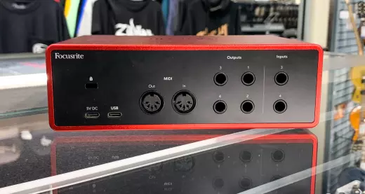 Focusrite - Scarlett 4i4 4th Gen Audio Interfac 2